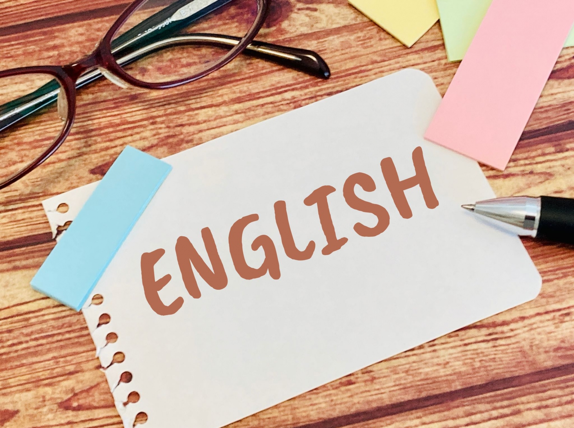 ポップなEnglishというロゴ